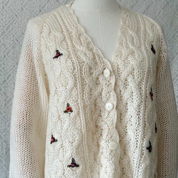 Vintage Cream Floral Embroidered Cable Knit Cardigan | One Size | Hand-Made - Picture 6 of 12